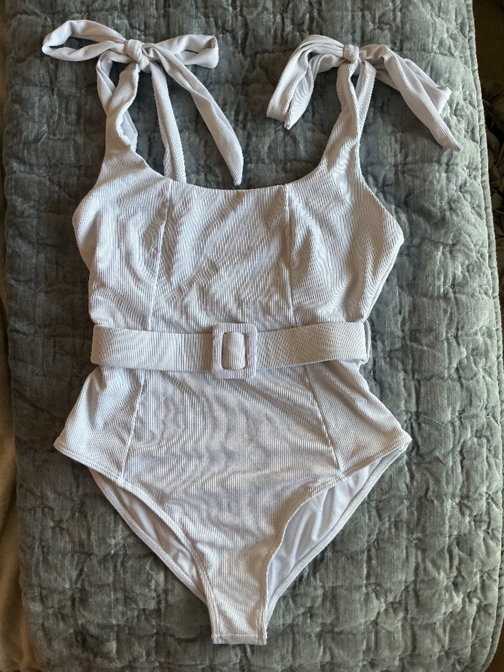 Beach Riot Sydney belted swimsuit size small grey – white